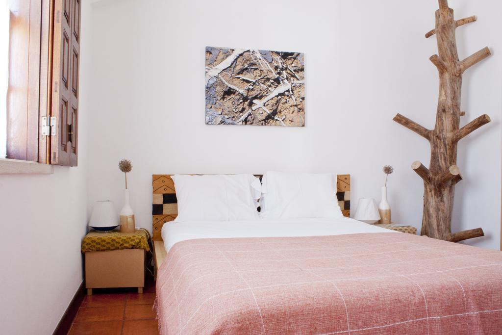 ヴィラ・ノヴァ・デ・ミルフォンテス A Casa Da Arvore Bed & Breakfast 部屋 写真