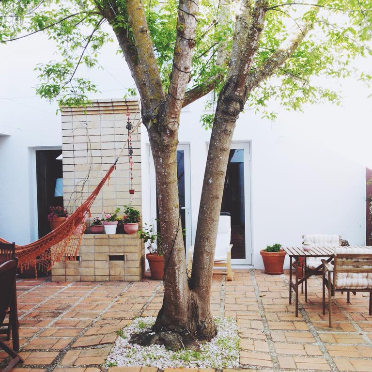 ヴィラ・ノヴァ・デ・ミルフォンテス A Casa Da Arvore Bed & Breakfast エクステリア 写真